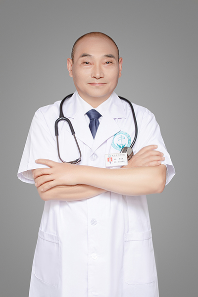 擅长运用针灸治疗面瘫、中风以及各类疼痛症的治疗。