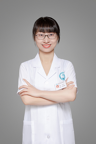 擅长对呼吸系统及心血管系统疾病的诊治。