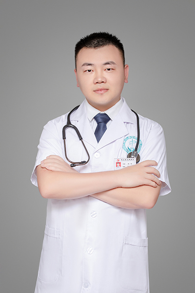 擅长痛风、骨关节炎、颈腰椎病、软组织损伤、四肢骨干骨折、肋骨骨折等疾病的诊治